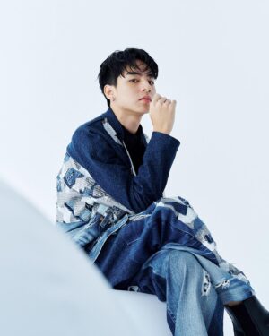 Jimmy Liu Instagram - 準備好跟我一起出席2023臺北時裝週THE SHOW閉幕大秀了嗎

Photographer: Rio Lu @riio666 
Stylist:  David Lai (Dfriend office)
Visual Design：Zang Kaii @zang_kaii 
Makeup: 漂亮寶貝工作室 國維
Hair: 80’s Studio 亞瑟
Artist management TVBS  Fish 
Fashion: #storywear

#voguetaiwan 
#2023臺北時裝週
#2023臺北時裝週ｘvoguefno