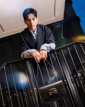 Jimmy Liu Instagram - 恭喜 GUCCI 台北 101 旗艦店盛大開幕
好開心今天跟好多前輩和朋友一起來慶祝
今天搭配的是深色短袖雙排扣西裝外套、條紋長襯衫搭配、GUCCI 1955 Horsebit 肩背包
很喜歡今天的造型，時尚也可愛，也很符合我的個性
非常謝謝 @gucci 邀請我來參加這次的活動
#gucci #gucci台北101旗艦店