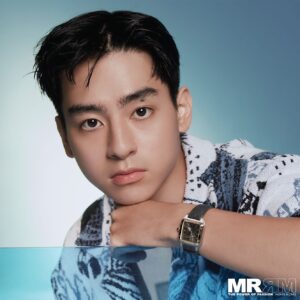 Jimmy Liu Instagram - 【MR│Cover】從華燈到西遊 劉敬閃耀下的純樸

他就像流星掠過的過程，在一瞬間已畫過閃礫光芒。台灣新生代演員近年相繼湧現，劉敬是其中一個最具代表性的名字，從Netflix台劇《華燈初上》，到Disney 荷里活劇集《西遊ABC》，與奧斯卡影后楊紫瓊合作，轉眼間化身為一顆耀目新星。只是這一切，不改這位21歲年輕人純樸的心。

詳細訪問︰www.mrrm.com.hk/i/?p=4527

#mrrmhk @jimmm___0504 #劉敬 #JimmyLiu #華燈初上 #西遊ABC #機智校園生活 #無神之地不下雨 #正義的算法  @emporioarmani @cartier #cover #8月號