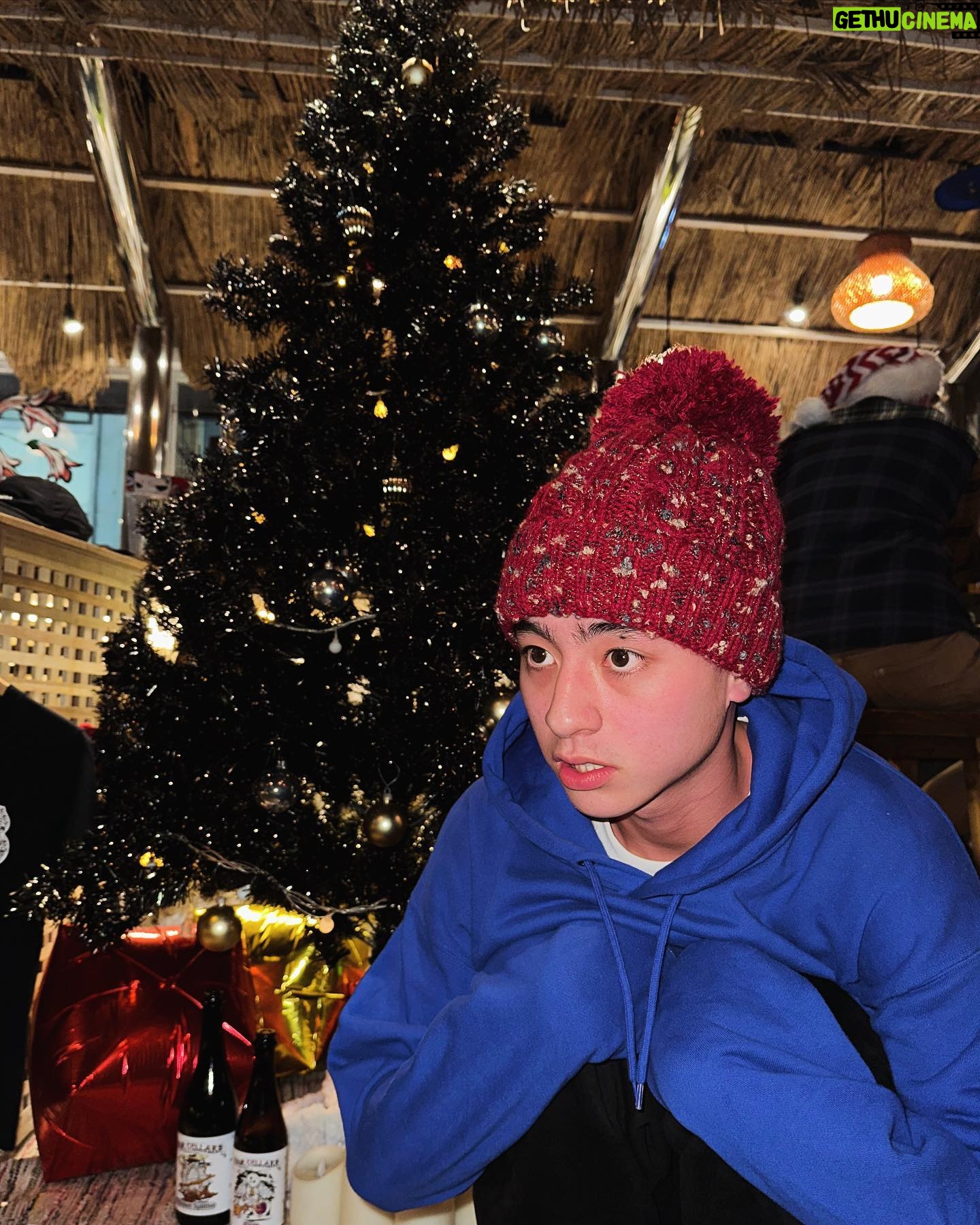 Jimmy Liu - 9.5K Likes - Merry Christmas 🎄
All I want for Christmas is ______
Fill in the blank