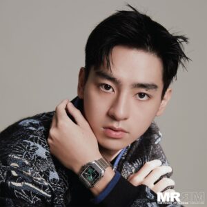 Jimmy Liu Instagram - 【MR│Cover】從華燈到西遊 劉敬閃耀下的純樸

他就像流星掠過的過程，在一瞬間已畫過閃礫光芒。台灣新生代演員近年相繼湧現，劉敬是其中一個最具代表性的名字，從Netflix台劇《華燈初上》，到Disney 荷里活劇集《西遊ABC》，與奧斯卡影后楊紫瓊合作，轉眼間化身為一顆耀目新星。只是這一切，不改這位21歲年輕人純樸的心。

詳細訪問︰www.mrrm.com.hk/i/?p=4527

#mrrmhk @jimmm___0504 #劉敬 #JimmyLiu #華燈初上 #西遊ABC #機智校園生活 #無神之地不下雨 #正義的算法  @emporioarmani @cartier #cover #8月號