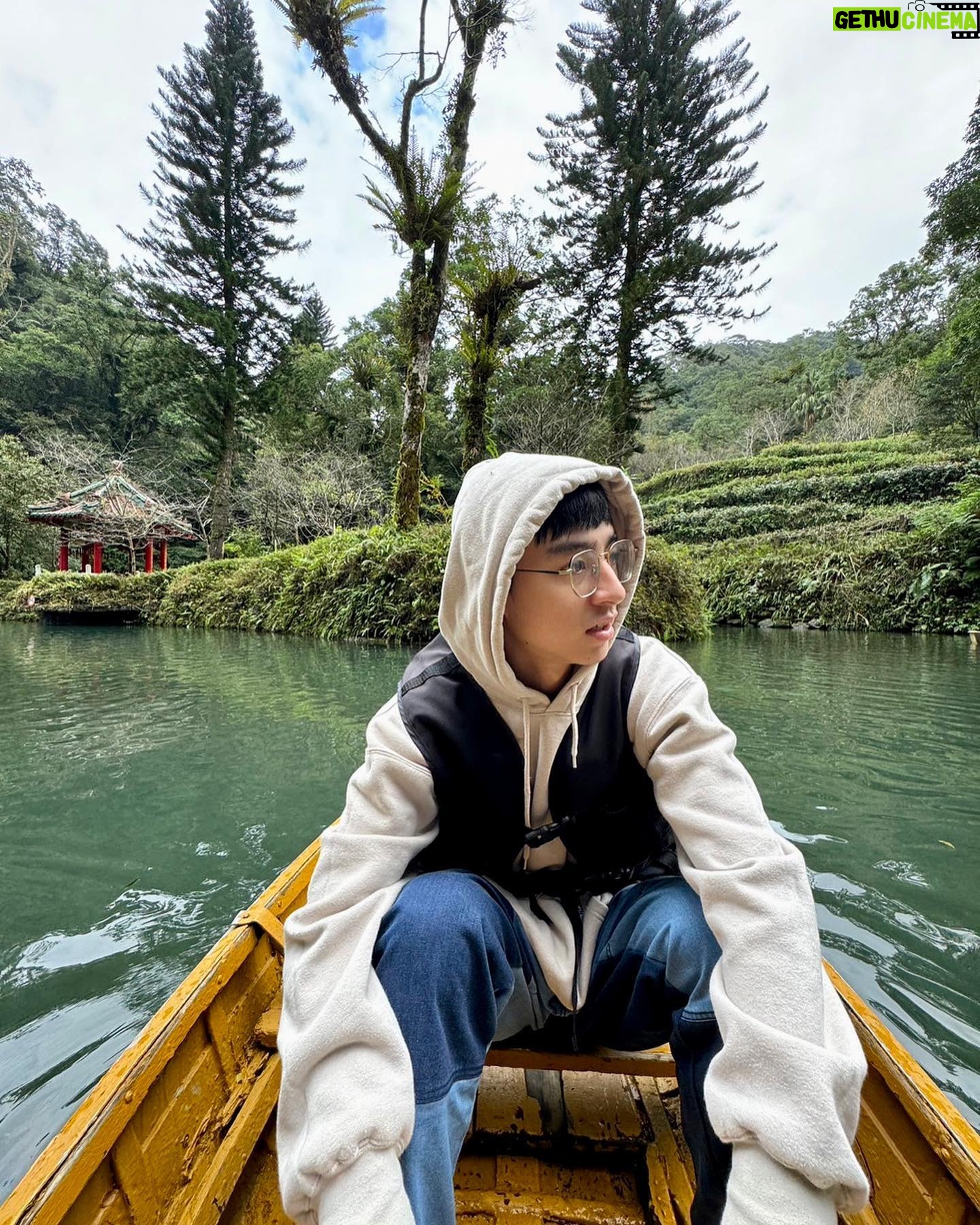 Jimmy Liu - 10.5K Likes - Row row row your boat