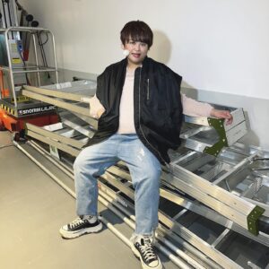 JinJin Instagram - ヘッドセットをつけただけで自分のこと韓国アイドルやと思っちゃった❗間違えた❗️️アンニョン❗️🇰🇷안녕하세요!🇰🇷