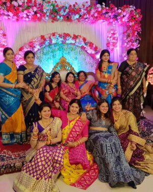 Jina Samal Instagram - #threadceremony😍 #nephew😘💞 #familyphotoshoot❤️ #familygoals💕💕❤️🤗