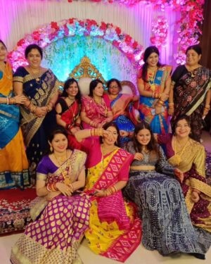 Jina Samal Instagram - #threadceremony😍 #nephew😘💞 #familyphotoshoot❤️ #familygoals💕💕❤️🤗