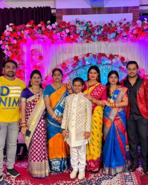 Jina Samal Instagram - #threadceremony😍 #nephew😘💞 #familyphotoshoot❤️ #familygoals💕💕❤️🤗