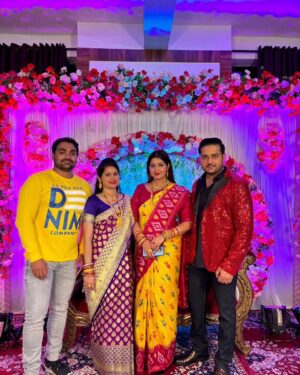 Jina Samal Instagram - #threadceremony😍 #nephew😘💞 #familyphotoshoot❤️ #familygoals💕💕❤️🤗