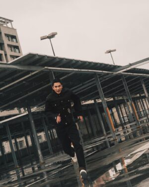 Jing-Hua Tseng Instagram - 風鈴高中上學第一天，我也要加入防風鈴🤝
@levis_taiwan