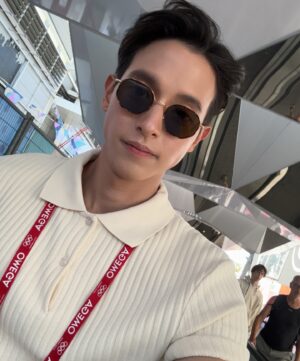 Jirayu Tangsrisuk Instagram - หยุดเหยียบย่ำหัวใจ … แล้วมาเหยียบหลังแทนให้ที !!!

@omega 

#OMEGAThailand #OMEGAOfficialTimekeeper #OMEGAxJamesjirayu #OMEGA #Paris2024