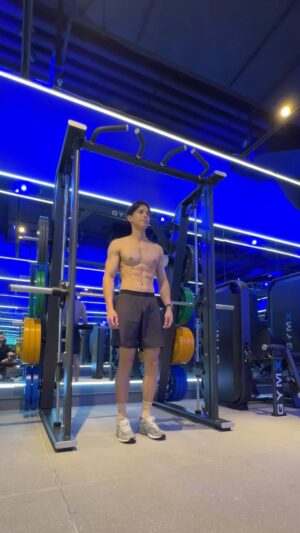 Jirayu Tangsrisuk Instagram - วันนี้วันจันทร์ … มาชวนดูละครเรื่อง “ โลกหมุนรอบเธอ ” ครับบบบ

🤭🫣🤫❤️