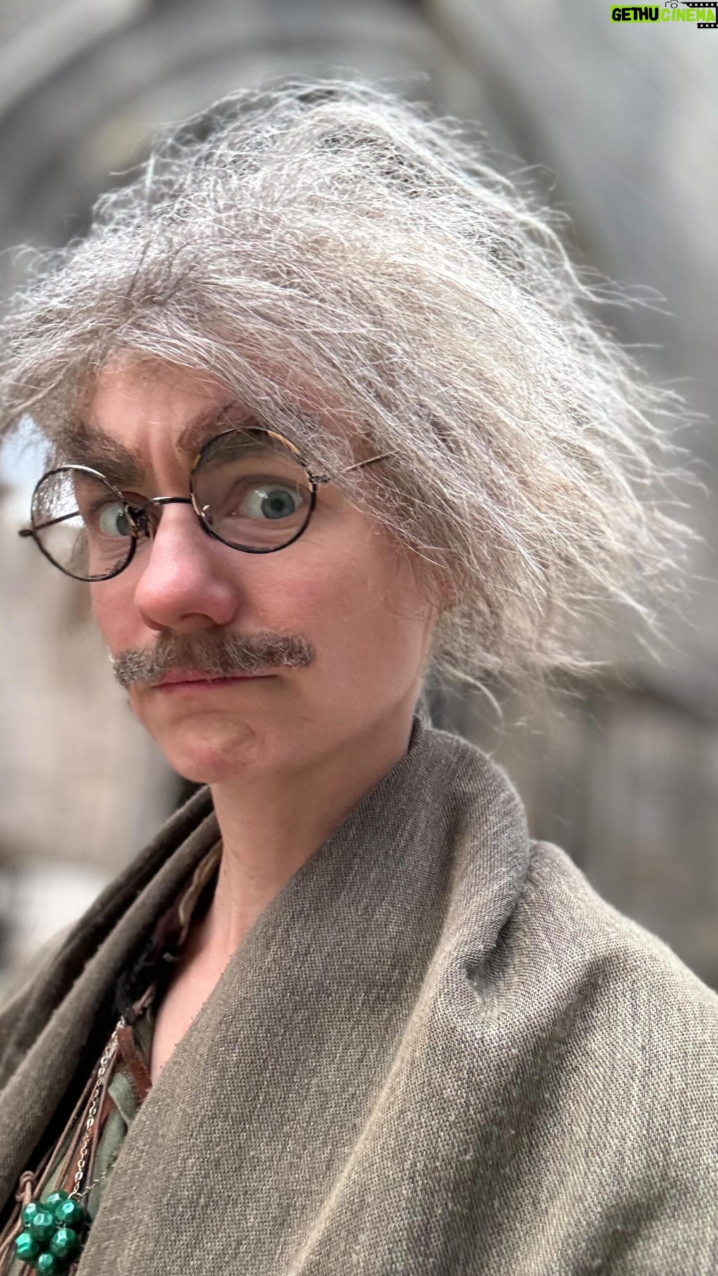 Jiřina Daňhelová - 5.9K Likes - Vzniká fantasy film a seriál Zrození alchymistky pod taktovkou @princezna_zakleta_v_case .
Moje kariera nabíra na obrátkách a cítím se neporazitelná😂🎥
@lukas_daniel_parik
@petr_kubik_cz
Děkuji za příležitost