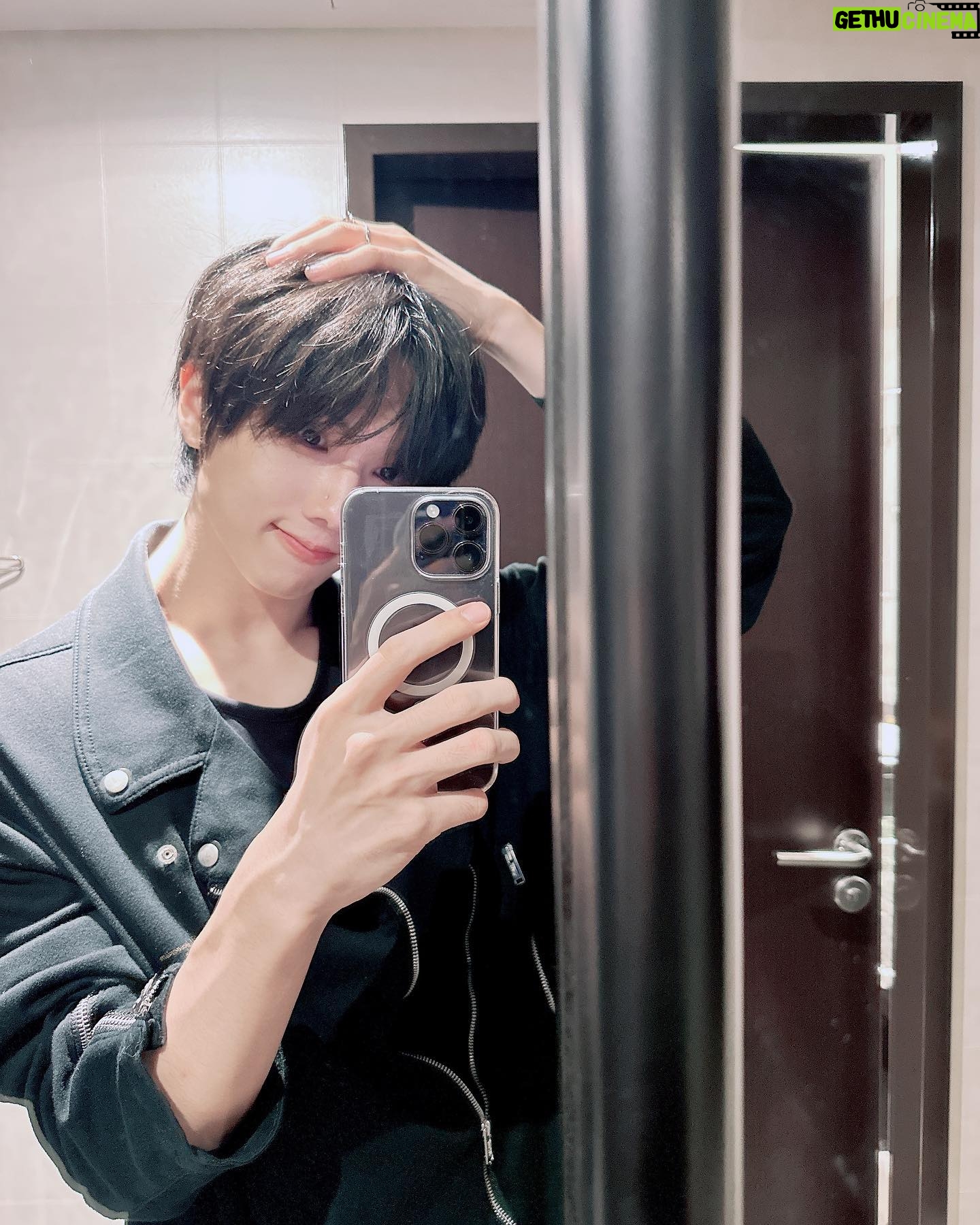 Jisung - 2 Million Likes - Cheese 😖😖
