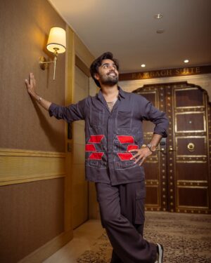 Jitendra Kumar Instagram - #Teacher #Kota #KotaFactoryS3 
@netflix_in 

Styling @krishi1606
HMU @shenoyafernandes
Wearing @na.by.nitya
Timepiece @jaipurwatchcompany
Photography @theshuttersaga
