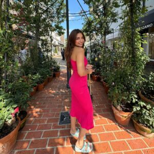 Jiya Shankar Instagram - Look at you , back again with all those shopping bags 🏃‍♀️💗
