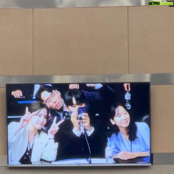 Jo Aram - 32.6K Likes - 그동안 서진이로 함께하며 정말 많은 걸 배웠고,
매 순간이 행복했습니다. 현장에서 많은 도움 주신 분들께
진심으로 감사드립니다.
또 #감사합니다 를 사랑해주신 많은 분들께도
진심으로 감사드립니다 •͜•
감사한 마음 잊지 않고, 더 성장하겠습니다
서진아 고마웠어, 안녕!
@tvn_drama
#감사합니다