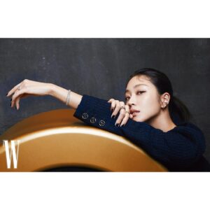 Jo Bo-ah Instagram - with #CHANEL 🤍🖤