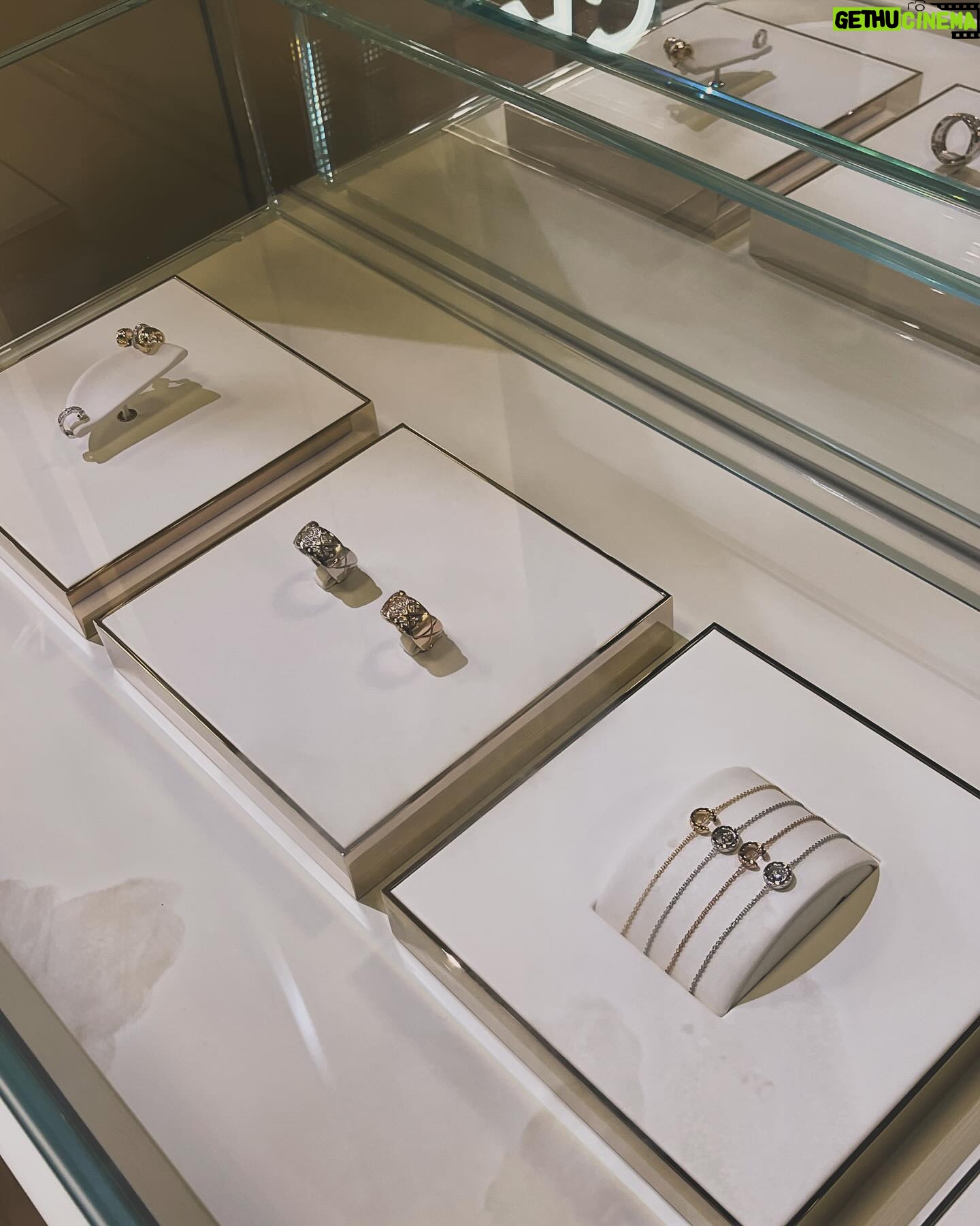 Jo Bo-ah - 253.8K Likes - 💍🩵
.
.
.
#샤넬#코코크러쉬팝업#CHANEL