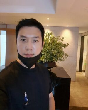 Jo Hyun-jae Instagram - 꾸준히 이렇게 많은 사랑 보내주셔서 감사드립니다.
그리고 생일을 축하해주셔서 진심으로 고맙습니다.
또 #현재니무추우 15주년 축하드립니다♡
#❤#👋#💯#🙏#😍#🥰#💋