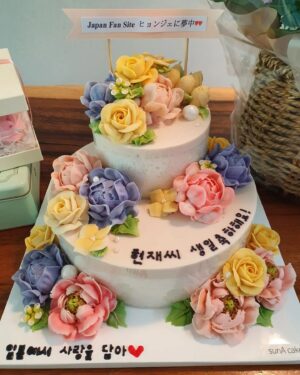 Jo Hyun-jae Instagram - 꾸준히 이렇게 많은 사랑 보내주셔서 감사드립니다.
그리고 생일을 축하해주셔서 진심으로 고맙습니다.
또 #현재니무추우 15주년 축하드립니다♡
#❤#👋#💯#🙏#😍#🥰#💋