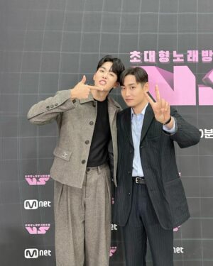 Jo Jung-shik Instagram - 우린 펀펀투데이 출신🙌 펀펀 최고의 아웃풋 재정이와 오랜만에 한 프레임에😎 초대형 노래방 서바이벌 [VS] 오늘밤 10:40 엠넷 TVN 동시 첫방송🎤🎶