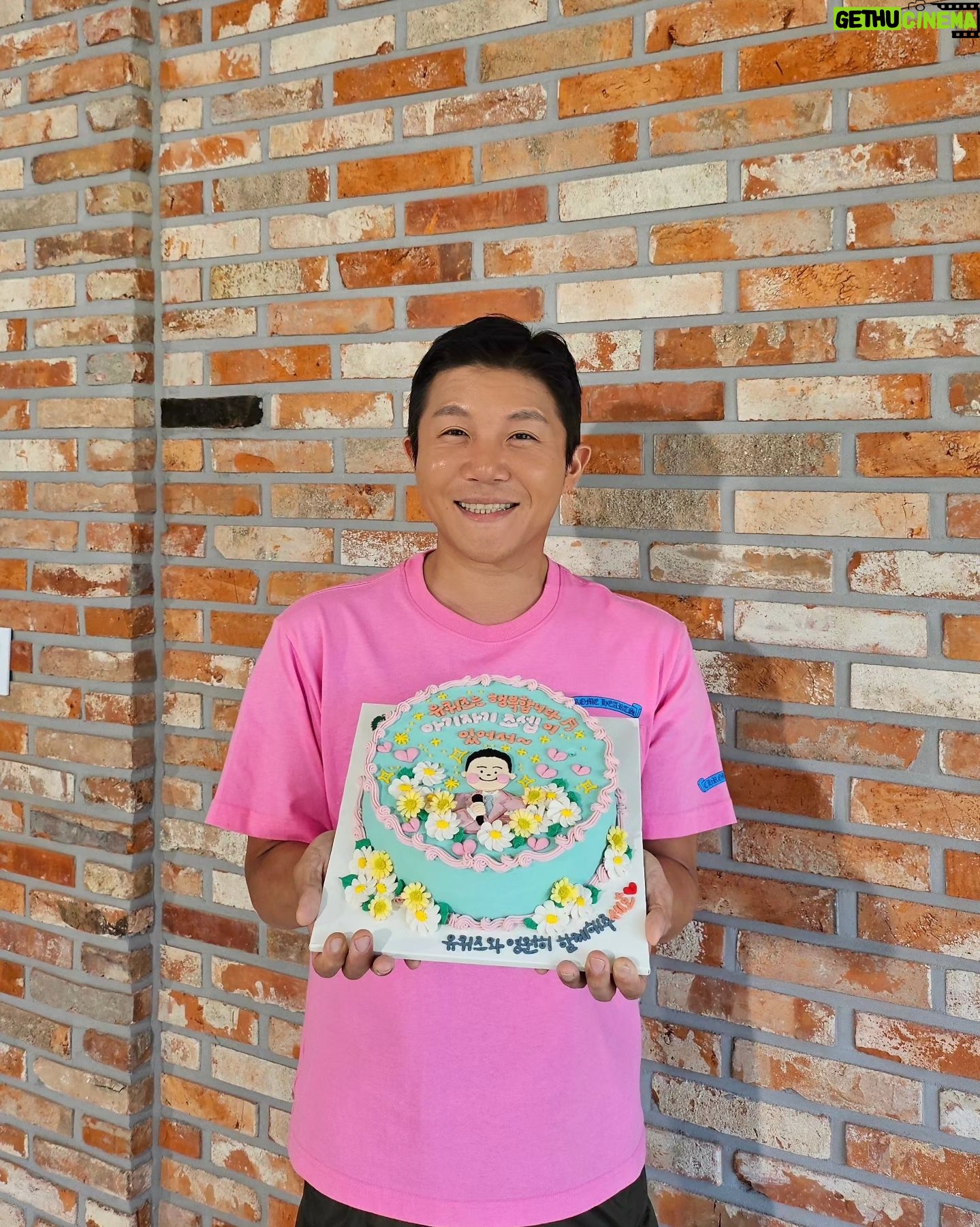 Jo Se-ho - 8.7K Likes - 매년 제 생일을 축하해주시는
우리 유퀴즈팀 여러분!!
항상 감사해요❤️
오늘밤 8시45분도 유퀴즈?