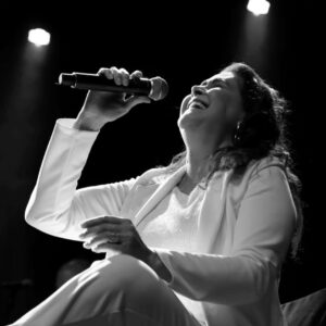 Joanna Instagram - 🎼 TÔ FAZENDO FALTA! 
Ontem (07) o Projeto Seis e Meia com @cantorajoanna e @deusadoforro foi um sucesso com INGRESSOS ESGOTADOS no @teatroriachuelonatal! 

🎙️ A noite foi repleta de hits marcantes e românticos de Joanna que celebra mais de 40 anos de carreira. E a potiguar Deusa levou o poder da música nordestina ao palco e contagiou a todos com muito forró!

Confira agora os melhores momentos! 

📸 @evaldogomes.foto | @maisumjean

🎤 Patrocínio @Caern115, @governodorn, @sterbomoficial via Programa Câmara Cascudo, @unimednatal, @aritubaturismo @saolucasrn e @grupo_dunas via Programa Djalma Maranhão.

🎶 Realização: @idearteproducoes e SuperStar Promoções

#projetoseisemeia #joanna #deusadoforro #romantismo #forro #musicanordestina #mpb