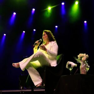 Joanna Instagram - 🎼 TÔ FAZENDO FALTA! 
Ontem (07) o Projeto Seis e Meia com @cantorajoanna e @deusadoforro foi um sucesso com INGRESSOS ESGOTADOS no @teatroriachuelonatal! 

🎙️ A noite foi repleta de hits marcantes e românticos de Joanna que celebra mais de 40 anos de carreira. E a potiguar Deusa levou o poder da música nordestina ao palco e contagiou a todos com muito forró!

Confira agora os melhores momentos! 

📸 @evaldogomes.foto | @maisumjean

🎤 Patrocínio @Caern115, @governodorn, @sterbomoficial via Programa Câmara Cascudo, @unimednatal, @aritubaturismo @saolucasrn e @grupo_dunas via Programa Djalma Maranhão.

🎶 Realização: @idearteproducoes e SuperStar Promoções

#projetoseisemeia #joanna #deusadoforro #romantismo #forro #musicanordestina #mpb