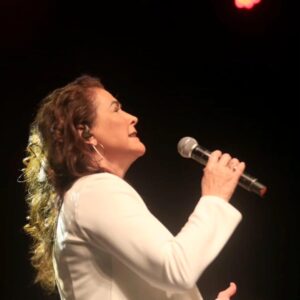 Joanna Instagram - 🎼 TÔ FAZENDO FALTA! 
Ontem (07) o Projeto Seis e Meia com @cantorajoanna e @deusadoforro foi um sucesso com INGRESSOS ESGOTADOS no @teatroriachuelonatal! 

🎙️ A noite foi repleta de hits marcantes e românticos de Joanna que celebra mais de 40 anos de carreira. E a potiguar Deusa levou o poder da música nordestina ao palco e contagiou a todos com muito forró!

Confira agora os melhores momentos! 

📸 @evaldogomes.foto | @maisumjean

🎤 Patrocínio @Caern115, @governodorn, @sterbomoficial via Programa Câmara Cascudo, @unimednatal, @aritubaturismo @saolucasrn e @grupo_dunas via Programa Djalma Maranhão.

🎶 Realização: @idearteproducoes e SuperStar Promoções

#projetoseisemeia #joanna #deusadoforro #romantismo #forro #musicanordestina #mpb