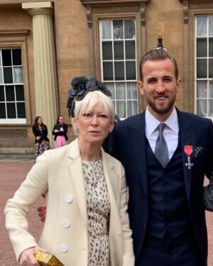 Joanna Coles Instagram - Good luck @harrykane @England loved getting our medals on the same day!