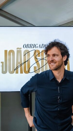 João Sousa Instagram - João Sousa: inspirador, pioneiro, conquistador. O melhor de Portugal anunciou esta manhã que após a participação no Millennium Estoril Open irá terminar a sua carreira. Por tudo o que foste e sempre serás para o ténis português, muito obrigado João. 🎾🧡