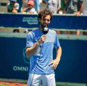 João Sousa Instagram - Obrigado Porto! ❤️🇵🇹

Todo o carinho e apoio que recebi durante toda esta semana não me deixa ficar triste perante este resultado. Queria mais e vocês mereciam que o título ficasse em casa mas não o consegui alcançar. 

Ficam as recordações de uma semana de muitas emoções e acima de tudo a memória do vosso apoio incondicional! Obrigado do fundo do coração, vocês são os melhores! ❤️🙏

#portoopen #finalista #portugal #melhoresdomundo #apoioincondicional #jomasport #Wilson @millenniumbcp #isdin #isdinportugal #bangandolufsenbygms #centroporscheporto #centroporschebraga #goldathletes