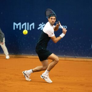 João Sousa Instagram - Chega ao fim uma temporada de 2023 desafiante e muito desgastante. Feliz por ter tido a oportunidade de competir em Portugal mais vezes mas triste por não poder fazê-lo sempre nas melhores condições e consequentemente não ter alcançado os meus objectivos. Agora é tempo de descansar e refletir sobre o meu futuro! 
Obrigado a todos pelo vosso incrível apoio e carinho SEMPRE! 🇵🇹❤️🎾

2023 it’s over and what a challenging year it was. I was happy to be able to perform in my country and with my people many more times but also sad to not be able to do it on my full physical capacity. Now is time to rest and think about my future. Thanks for your great support always. 🎾❤️