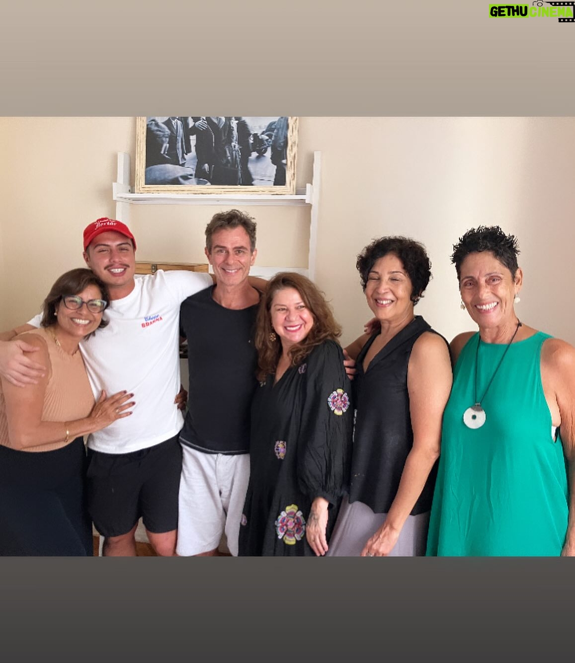 João Vitti - 16.5K Likes - Ontem, dia do Amigo, celebramos o aniversário do nosso “esculhambado na Web”, “profissão: desempregado” tricolor doente e muiiiitooo amado Francisco na companhia de verdadeiros amigos!
Um beijo saboroso pra Jussara e Aparecida @feijoadadatiacida; o almoço estava uma delícia e muito, muito obrigado dona Lulu @vera.couto.735 que, aconteça o que acontecer, sempre da um jeitinho de estar presente nos aniversários dos meninos! Isso não tem preço. 💝
Vida longa ao nosso Chico 💎💎💎
