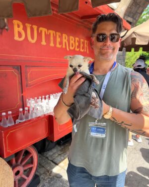 Joe Manganiello Instagram - UNIVERSAL STUDIOS ORLANDO

There are some serious Harry Potter super fans in this family. Thanks to NBC for an awesome day at the park…
