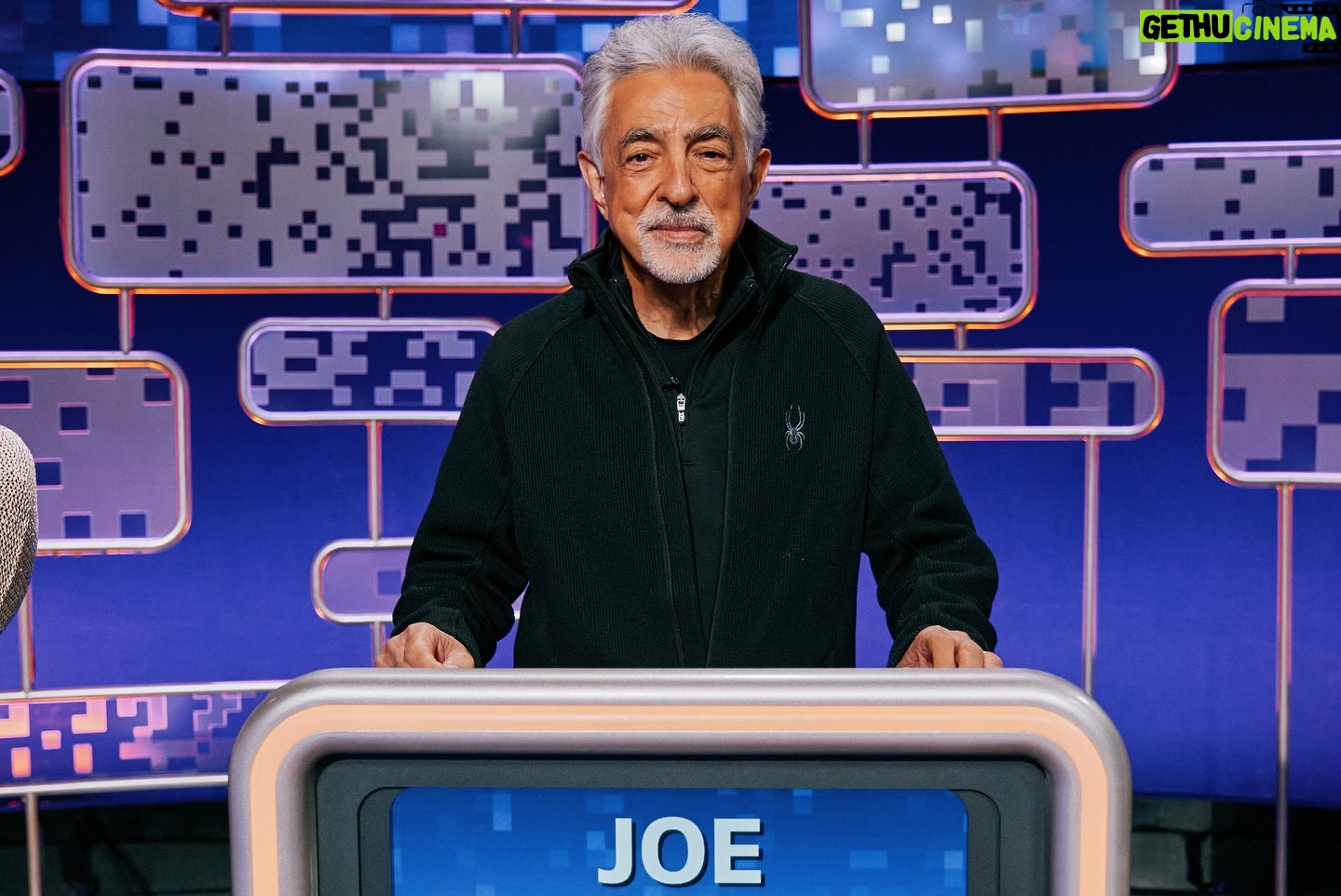 Joe Mantegna - 18.8K Likes - No better way to spend a Monday night! @aftermidnight @divalaci @zachgilford7