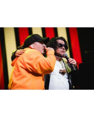 Joe Vasconcellos Instagram - Tremenda noche de “Locura y Pasión”… Tremenda hinchada, casita llena de gente feliz!!😊…. Gracias @santaferia por tan bonito momento🙏❤️… Y larga vida al Huracán Bailable!!🔥☄️

Joe

Teatro Caupolicán, 14 de agosto 2024.

📸 @benja.monrroy