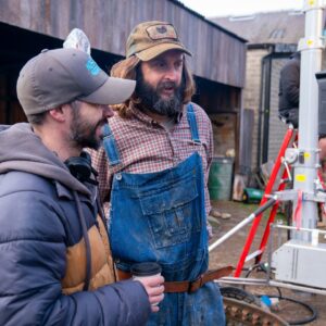 Joe Wilkinson Instagram - This has been loads of fun and I got to stand in manure 👩‍🌾

@goldarosheuvel 
@friedgold 
@skytv 
'Grow' is hitting Sky Cinema next year 🧡