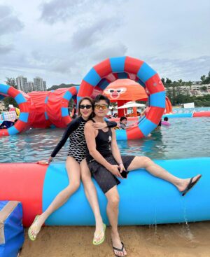 Joel Chan Instagram - 兩兄妹一齊放暑假👏
今次我哋帶埋Jaco 同子樂
去愉景灣吃喝玩樂
佢哋開心到唔捨得走😍
@sharonchanmanchi 
@jaco_chan_aj 
@chiloklui 

Special Thanks 🙌
@aubergedbay 
@visitdiscoverybay 
@epiclandhk 
@kiztopiahk 
@joo.db.hk 
@onadbhk 
#splashtopia 
#愉景灣彈游夏日嘉年華
#kiztopia