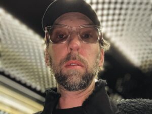 Joel David Moore Instagram - Heading back to Wellington NZ is always so nostalgic. Been coming here for 17 years making this franchise, seeing familiar faces, friends, putting the hard work in, it's like a home away from home at this point. The family has grown, but the work flow and mission is always the same. Thankful for my #Avatar fam and can't wait for you to see what's next! (Last pic is a flashback of me Sig Sam M Rod and our amazing kiwi crew from 17 yrs ago) 🙏
