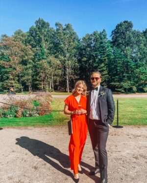 Joel Harkimo Instagram - Tänä vuonna ei vietetä @jannihussi kanssa ystävänpäivää. 😭Janni on mm rallissa ja mä oon kilpisjärvellä lähdössä erämaahan 2 viikoksi yksin. Tarkoitus on harjoitella yksinpurjehdukseen.  Halusin kuitenkin tehdä tämmösen postauksen koska arvostan mun vaimoa todella todella paljon ❤️🥺