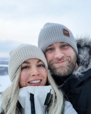 Joel Harkimo Instagram - Kohokohtia viime vuodelta 🙏🏻
1. Menin naimisiin. Se ei ollut vaan vuoden vaan koko mun elämän kohokohta ❤️
2. Purjehdin tottakai niin paljon ku kerkesin ⛵️
3. Laitoin enemmän ruokaa kun minään vuonna aikasemmin. Kehityin kokkina! 👨‍🍳 (ainakin vähän) 😇
4. Hengasin mun veljien kanssa
5. Ja tehtiin jannin kanssa kaikkea siistiä 👩🏼‍❤️‍👨🏼
6. Vietin paljon aikaa mun frendien kanssa 🙏🏻 (kuva jurmolta heinäkuulta) 
7. Mun äiti täytti 60v ❤️
8. Ja faija 70v ❤️
9. Kävin Kuusamossa vaeltamassa 🏃🏼