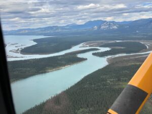 Joey Kelly Instagram - Wir melden uns zurück 🇨🇦. Unser Abenteuer auf dem Yukon hat alles was eine gute Geschichte braucht, freut euch auf den Winter und die Aufnahmen. 

#nature 
#outdoors 
#survival 
#canada 
#yukon
