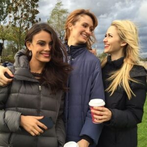 Johanna Braddy Instagram - UNREAL coming to @netflix is bringing back all the memories! So much love for this job and these people 🎬❤️
#unreal #netflix