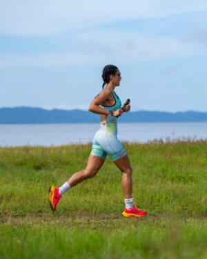 Johanna Solano Instagram - Triatlón Paseo de los Turistas 🥇❤️

Natación rápida, bici caótica y corrida engañosa. 😅

Muy contenta con las sensaciones en general, he estado concentrada los últimos meses entrenando para otro evento de otro tipo totalmente, así que haberme sentido fuerte y enfocada este fin de semana me llena de confianza! 🙏🏽

Este mes viene cargado de eventos!!!! Tres fines de semana de ciclismo de ruta por etapas (@vueltamasterfemenina), triatlón de montaña (@xterracostarica) y carrera de MTB (@volcano100cr) que me mantendrán bastante ocupada y motivada! 💥

Gracias @momiachacon @momia_ts por la puesta a punto para todos los retos que se me ocurren! 💪🏽

📸: @cusukofotografiacr