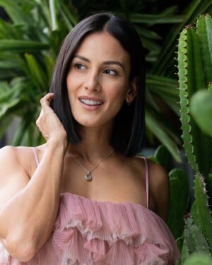 Johanna Solano Instagram - Amo mi cabello ahora más que nunca! 😍 Y sin duda el tratamiento de Alisado Brasileño de @kativacostarica tiene mucho que ver! 🙏🏽 Siento mi cabello fresco, brillante, suave y lo mejor: hecho en casa pero siempre con acabado profesional! Lo amo! ❤️

#kativa #kativacostarica #alisado #alisadobrasileño #vegan #vegano #crueltyfree #crueltyfreebeauty #libredecrueldad