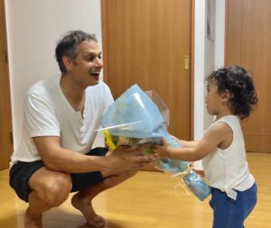 John Daub Instagram - The GIVE & GO Father’s Day Flowers, 2.0 seconds flat! Have to respect Leo’s speed 🏃‍♂️💨💐😂 Happy Father’s Day, enjoy Sunday!