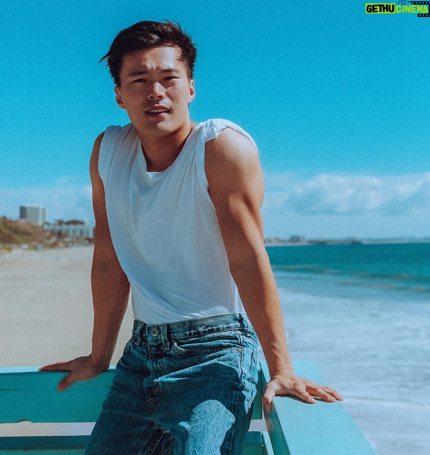 John Harlan Kim - 3.9K Likes - Day 4 of quarantine. The loneliness is kicking in. I think my neighbor, Janice, has resorted to cannibalism. She might be a tad early but who am I to meddle in someone elseās family affairs? I sure will miss little Billy. My supplies are running low. Morale, even lower. Iām surprised Iāve survived this long. If only I could just turn my IKEA mattress into some type of makeshift raft... maybe I could paddle my way back to Australia?
On a serious note, if youāre being responsible and considerate during these turbulent times, I both love and adore you. May we tough it out and show nothing but the very best of our generosity, compassion and kindness over these next few weeks. šø: @theemmaexperience
