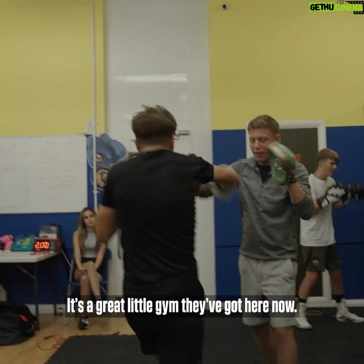 Johnny Fisher - 10.3K Likes - What a night back at grassroots level - the beating heart of boxing 🫀
An unforgettable night for young people at @lionboxingacademy_pitfieldst after @itsbigjohn1’s pad session masterclass 👏
Thanks again to @johnnyfisher1, @giorgiovisioli, the coaches, volunteers and all the kids in attendance 👊