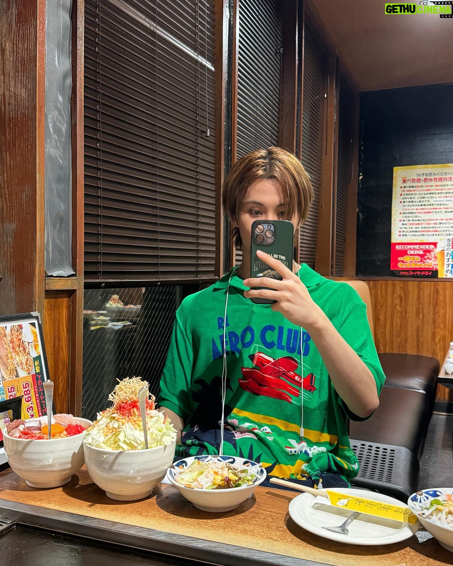 Johnny Suh - 1.5 Million Likes - no filter @onyourm__ark