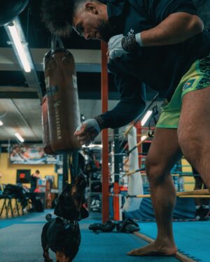 Johnny Walker Instagram - Make sure to always have great sparring partner like Denny when preparing for a fight 😅

@ufc @celtic_warrior_gym_ @sbgireland @paradigmsports @monsterenergy @abspowerlifting @motionmasters 

#ufc #sbg #sbgireland #ufc #mma #bjj #fight #fighter #Irish #ufcireland #mmafighter #newyork #octagon #johnnywalker #johnnywalkerufc #mixedmartialarts